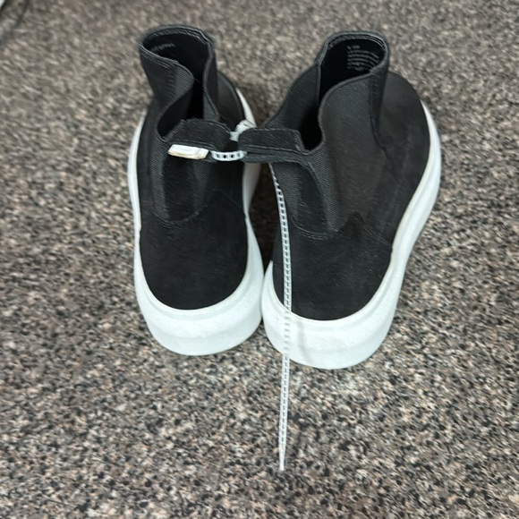 Nurture by Lamaze Black Shoes with White Soles. New - Picture 3 of 5